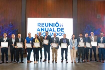 Gobierno refrenda coordinación con industria automotriz para impulsar inversión, empleo y MIPYMES