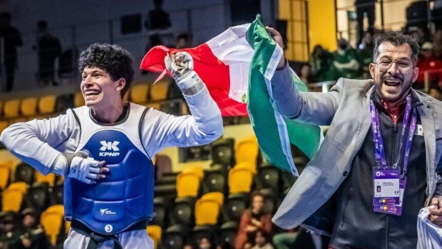 Guillermo Cortés, tricampeón mundial juvenil de taekwondo en Uzbekistán