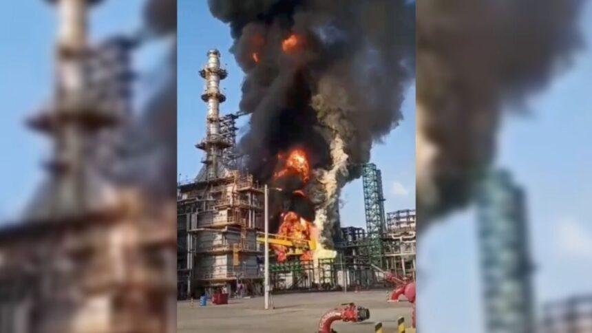 Incendio en Dos Bocas, Tabasco: magnitud visible; Sheinbaum afirma que está controlado