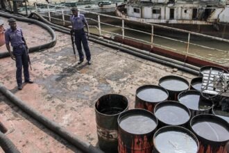 Incidente en el Estrecho de Ormuz: armada iraní impide paso a buques comerciantes