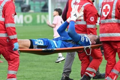 Jonathan Klinsmann se lesiona el cuello y dice adiós al Mundial