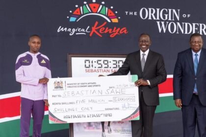 Kenia premia a Sabastian Sawe con auto y 61 mil dólares por su récord