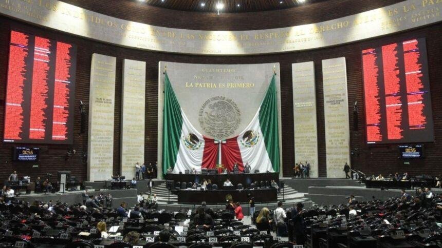 Madre de Ana María, víctima de feminicidio en [Ciudad/Estado], exige justicia a diputados.