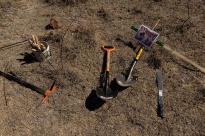 Madres buscadoras descubren restos humanos en Jalisco, inquietud nacional aumenta.