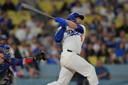 Max Muncy pega tres jonrones en la remontada de los Dodgers