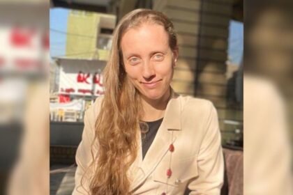 Medios locales informan liberación de Shelly Kittleson tras ocho días en Irak