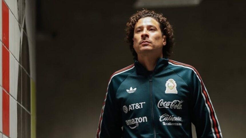 Memo Ochoa en su sexto Mundial: ¿un homenaje o mérito personal?