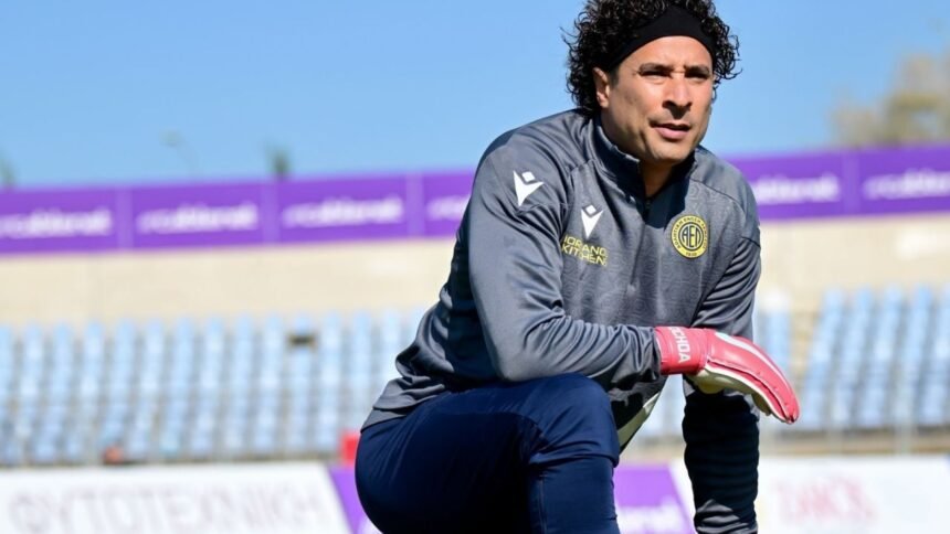 Memo Ochoa sufre error decisivo en la eliminación de la Copa de Chipre