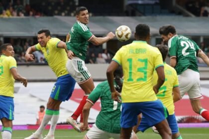 México vence a Brasil con doblete de Oribe Peralta en amistoso de leyendas