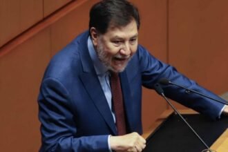 Noroña responde a reclamo por sala VIP en aeropuerto de Tijuana