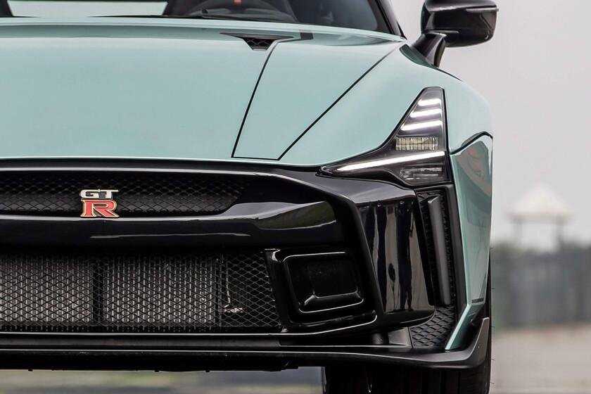 Nuevo Nissan GT-R: Mantendrá motorización convencional por limitaciones de baterías actuales.