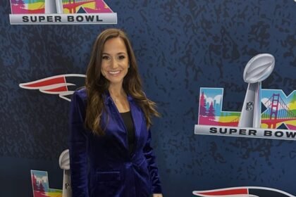 NY Times suspende a periodista fotografiada con entrenador de Patriots