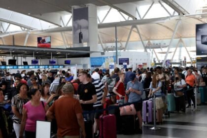 Ottawa exige a migrantes irregulares salir o enfrentar expulsiones hacia EE. UU.