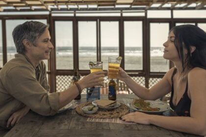 Paulina Dávila y Gael García Bernal protagonizan "Santita" sobre amor y discapacidad