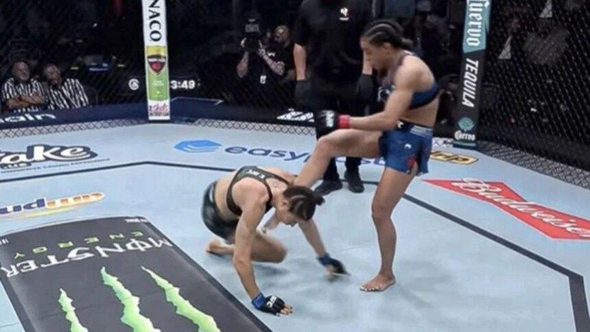 Peleadora de UFC cuestionada por patada a rival en la lona