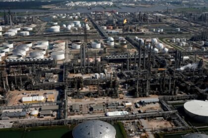 Pemex confirma derrame de diésel en Deer Park, Texas; atribuyó percance marítimo