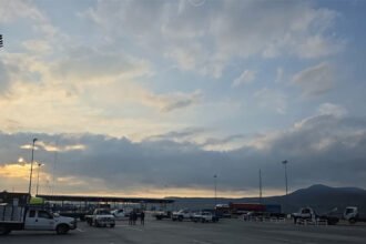 Persisten bloqueos carreteros en Michoacán y Guanajuato; autoridades responden