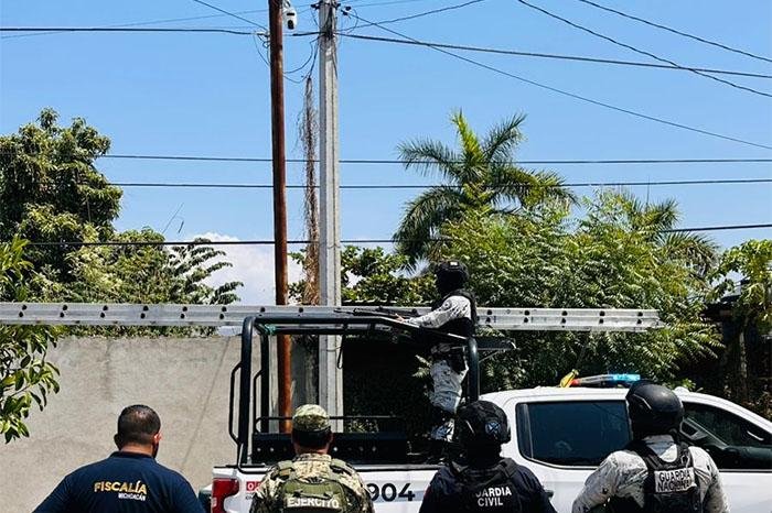 Policía de Ciudad de México retira 14 cámaras "parásitas" usadas para espionaje