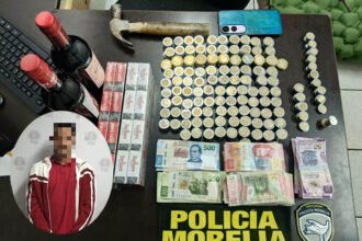 Policía de Morelia detiene a hombre por cristalazo y robo en OXXO