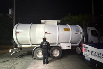 Policía Estatal de Caminos confisca pipa con 20 mil litros de hidrocarburo en Villagrán