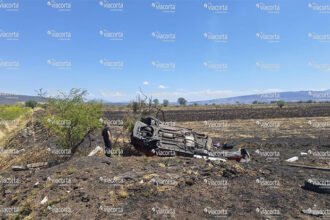Policía reporta tres heridos graves por volcadura en Autopista de Occidente