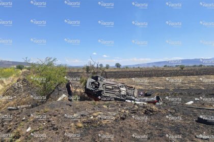 Policía reporta tres heridos graves por volcadura en Autopista de Occidente
