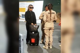 Procesan en Ciudad de México a colombiana por transportar cocaína en champú