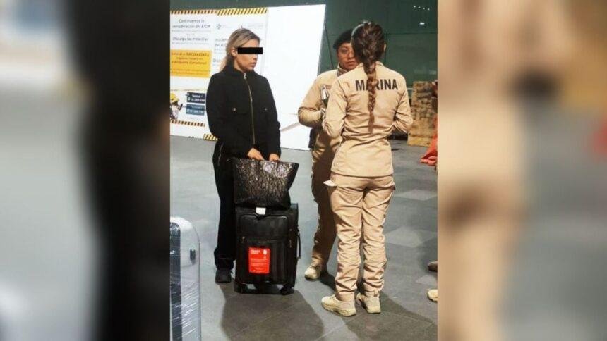 Procesan en Ciudad de México a colombiana por transportar cocaína en champú