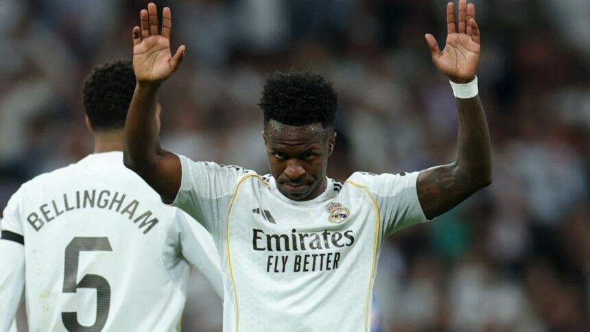 Real Madrid gana al Alavés en medio de protestas por Vinícius