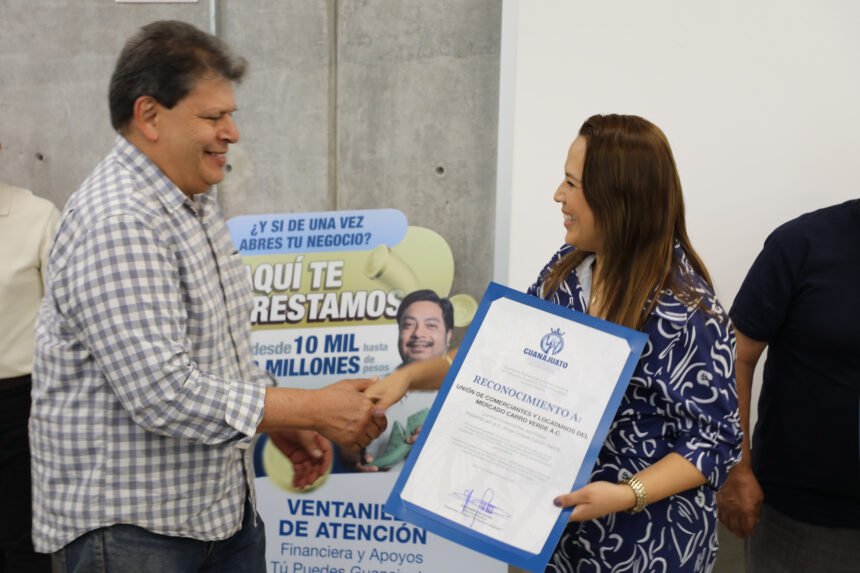 Reconocen a comerciantes cumplidores en Guanajuato por Tú Puedes.