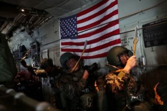 Rescataron al piloto estadounidense tras derribo: aeronaves ligeras y distracciones a Irán