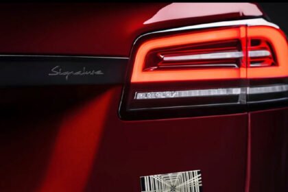 Sanciones por reventa anticipada de Model X o Model S