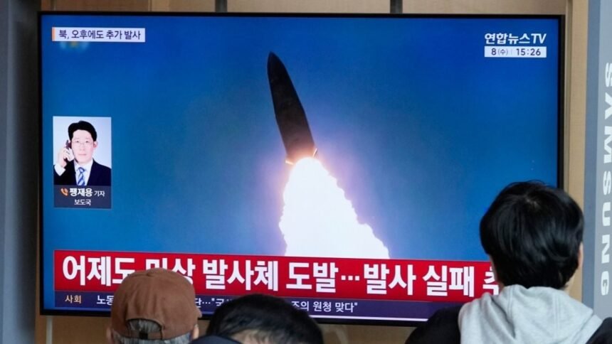 Seúl alerta tras reconocimiento de Pyongyang sobre misiles y bombas de racimo