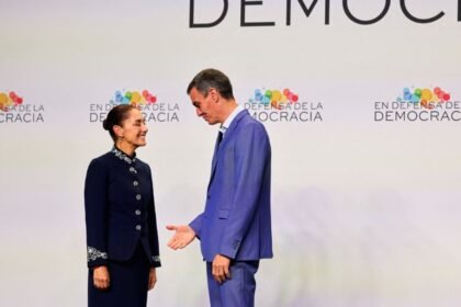 Sheinbaum en Madrid aborda conquista y constata acercamiento con Felipe VI