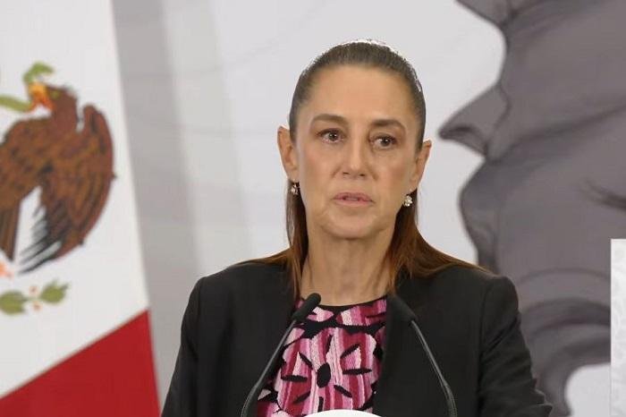 Sheinbaum se reúne con gasolineros en Ciudad de México para revisar precios