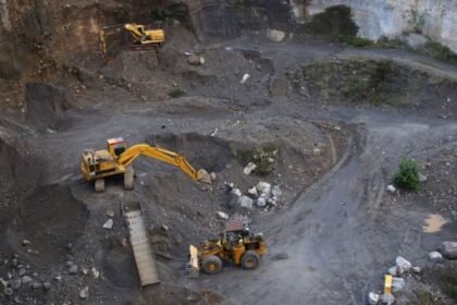 Sinaloa: rescatan al segundo minero tras 13 días; quedan dos atrapados