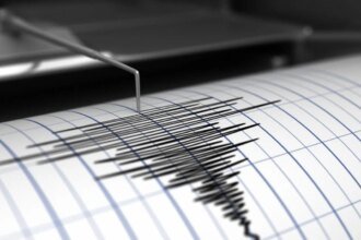 Sismo 7.4 en Indonesia provoca alerta de tsunami para Malasia y Filipinas