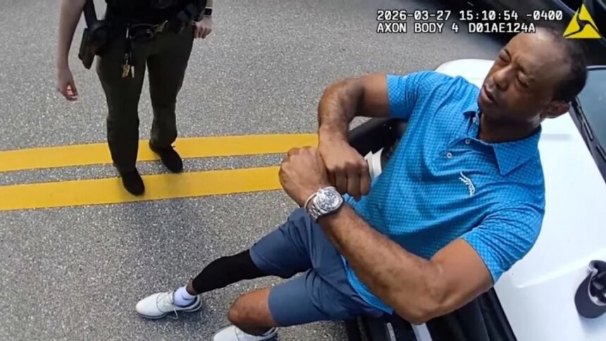 Video policial muestra a Tiger Woods con hipo y somnoliento tras accidente