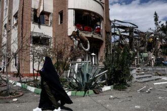 Washington: EE. UU. e Irán negocian alto al fuego de 45 días