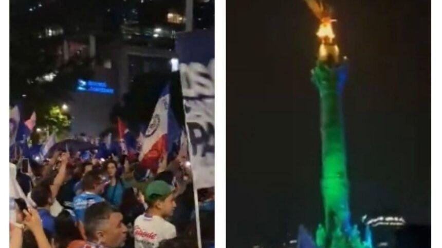 Aficionados de Cruz Azul celebran en el Ángel de la Independencia