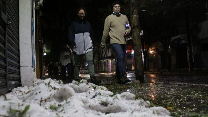 Alerta amarilla en la CDMX por lluvias intensas y posible granizo.