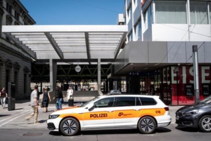 Apunalamientos en estación de tren en Suiza dejan tres heridos y un detenido