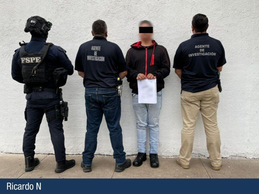 Autoridades estatales detienen a dos miembros de las FSPE por abuso de autoridad.