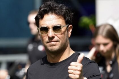 Cadillac afirma que Checo Pérez se queda en el equipo la próxima temporada