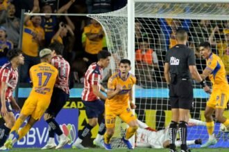 Chivas otra vez en la cuerda floja tras derrota en el Volcán
