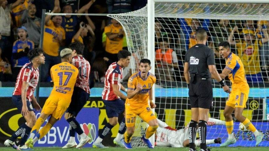 Chivas otra vez en la cuerda floja tras derrota en el Volcán