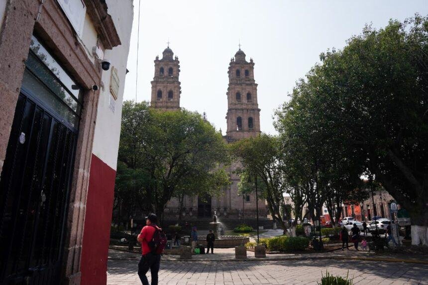 Clima extremo en Michoacán: lluvias y temperaturas de hasta 45°C este viernes.