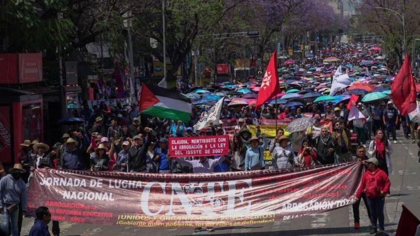 CNTE convoca huelga nacional y movilizaciones en el Zócalo a partir del 1 de junio