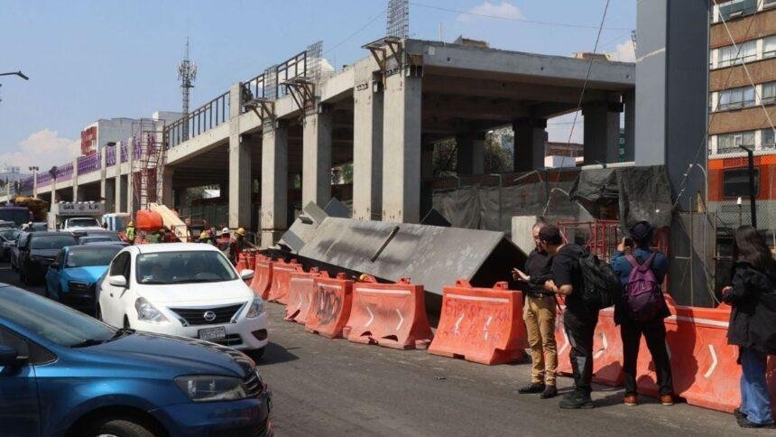 Colapso de estructura metálica en obra de San Antonio Abad genera alarma nacional.