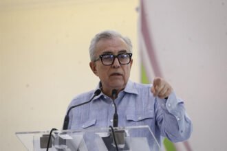Congreso de Sinaloa otorga licencia a Rubén Rocha Moya para gestión